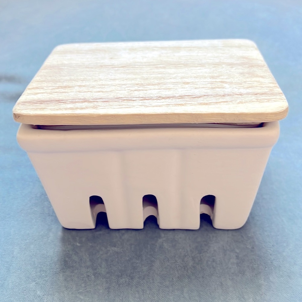 Berry box - ceramic